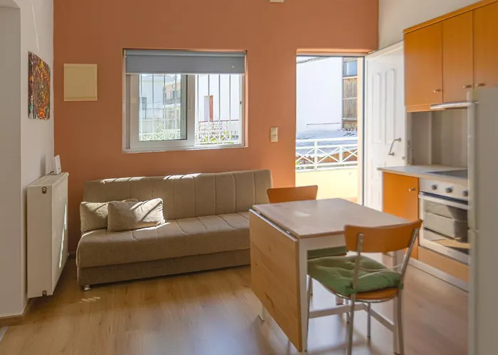 In And Out Διαμέρισμα *