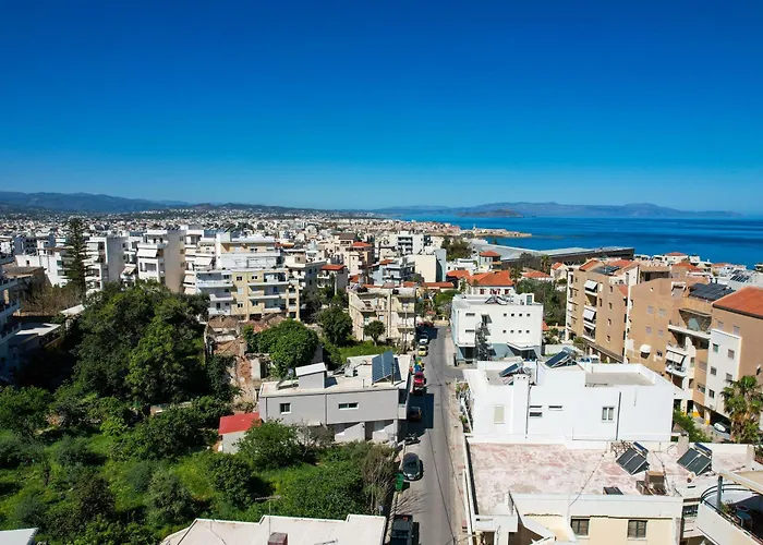 アパート In And Out *