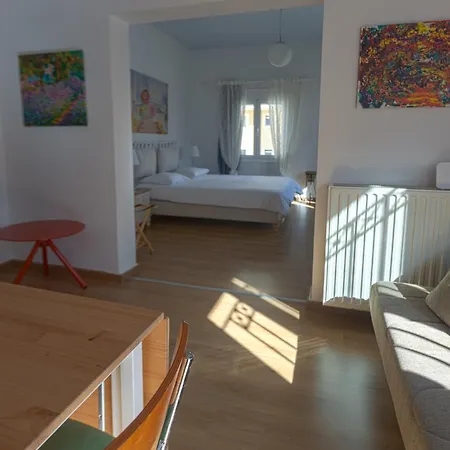 In And Out Apartment