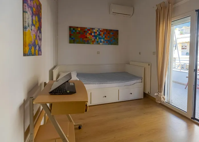 Apartment In And Out *