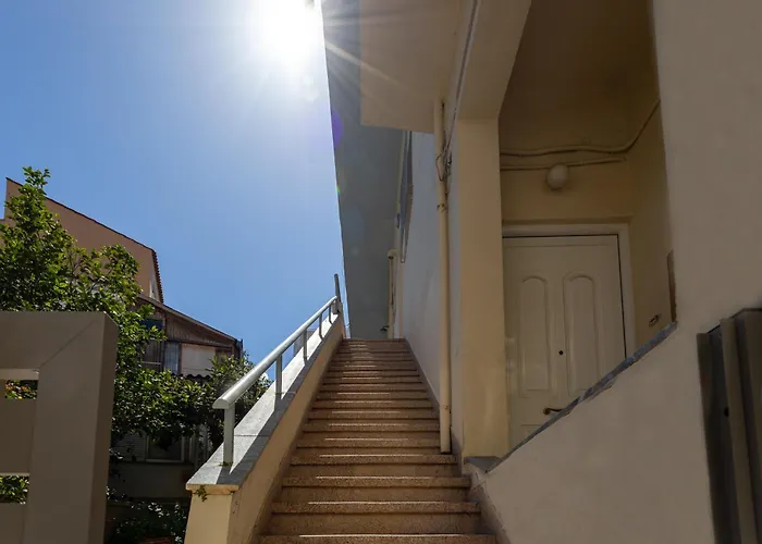 In And Out Apartment *